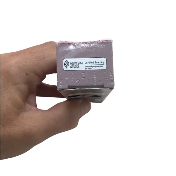 Revlon Illuminance Serum Tint Broad Spectrum SPF 15 209 Buff Beige - Picture 15 of 15